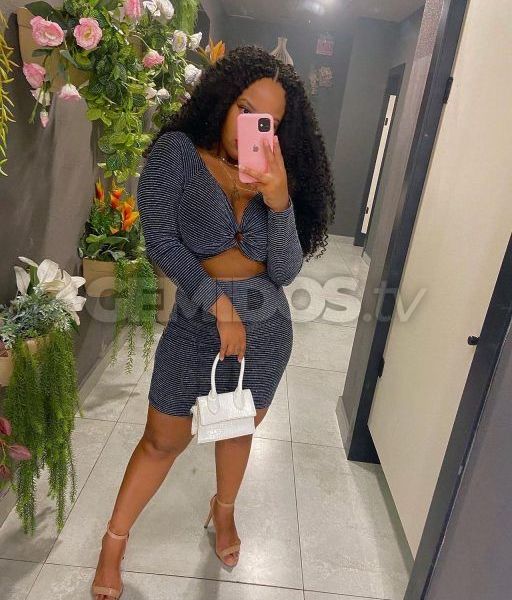 Olá meus amores, tenho 20 aninhos, sou uma belíssima negra com a pepeca bem apertadinha, corpo estilo mulherão, e muito insaciável na cama. Tenho bumbum grande, durinho e natural, minha cintura é fina e seios médios. Minha pele é macia, delicada e perfumada. Sou estilo namoradinha, sou discreta, carinhosa, simpática e adoro o que faço! Meu atendimento é sem pressa, eu faço oral e beijo na boca (depende muito da sua higiene pessoal). Também sou uma ótima companhia para bater um bom papo e tomar uma cerveja ou um vinho. No nosso encontro, irei te proporcionar um excelente atendimento. Meu atendimento é para homens de bons gosto, que estão cansados de encontros fracassados e mecânicos. Atendimento de altíssimo padrão e qualidade, com sigilo garantido! Está cansando de encontros onde você gasta atoa e se arrepende de ter saído de casa? Então você está no lugar certo, venha me conhecer e garantir o melhor encontro da sua vida. Com uma novinha cheirosa, gostosa, insaciável, discreta e realmente talentosa na cama. Meu local é discreto, seguro e muito bem localizado.Horário de atendimento: Das 09:00 às 00:00 horasCachê a combinar.