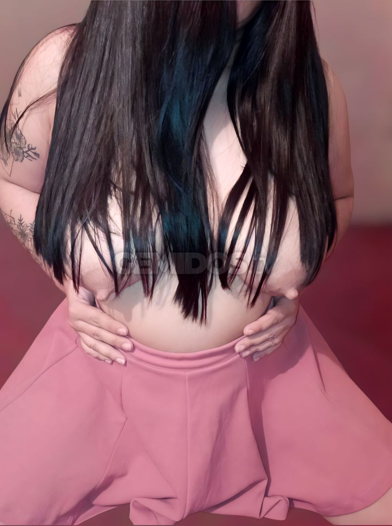 Jade lactando