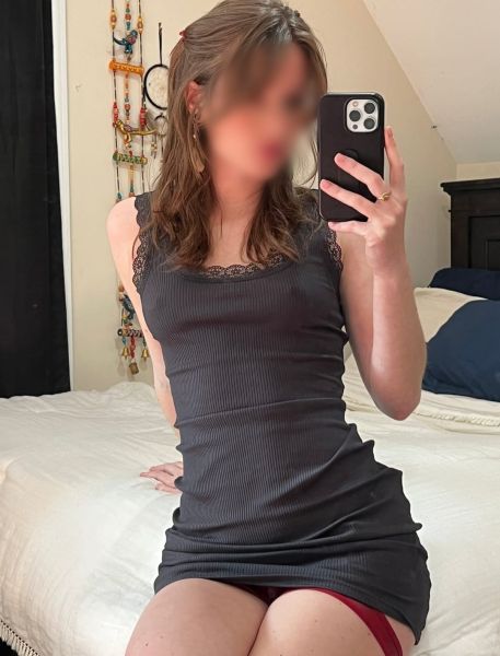 IMAGINATE ORINANDO POR TODO MI CUERPO  CON LA BOQUITA ABIERTA Y LUEGO TE PONDRE A QUE LIMPIES TODO MI CULO CON LOS RESTOS DE MIS HECES MIENTRAS ME CORRO EN TU BOCA. CERO TABUES, MUY GUARRILLA, LO HAGO TODO SIN LIMITES!! SOY MUY MAJA DIRECTO A REALIZAR TUS MAS INTIMAS FANTASIAS POR LOCAS QUE PAREZCAN...  TE HARE CORRER SOLO AL ESCUCHAR MIS GEMIDOS TAN INTENSOS. ESTOY DISPONIBLE 24HS VIDEOS CHAT SEXTING VIDEOLLAMADA, VALORACION DE PENE, QUEMADURAS, SCAT, JOI, BDSM 