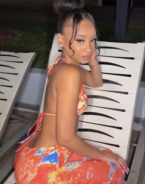Am brownie. Am available at marina. Jumeirah. Downtown etc. my phone number is active always for you to call or text me. I’ll offer the best of your time