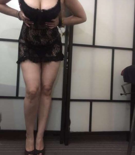 Russian lady looking for a man 40-60y .o for meeting