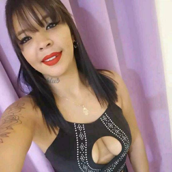 Olá meus amores, prazer, estou de passagem pela cidade. Tenho 24 anos, sou índia e adoro ter prazer e dar também, sou atenciosa, carinhosa e super simpática. Espero por você, venha me conhecer.