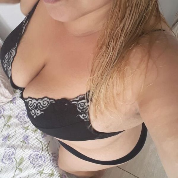Oral e vaginal sem frescura, bem gostoso e tranquilo, faço o estilo namoradinha!Horário de atendimento: Das 11:00 às 20:00 horasCachê: R$ 150,00.