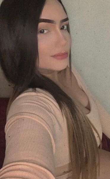 Oi, meus amores. Sou uma curitibana muito safada, amo atender com muito carinho, atenção e muita safadeza meus queridos clientes.Horário de atendimento: 24 horasCachê a combinar.