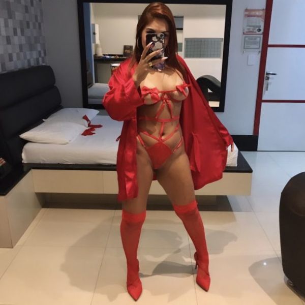 Sou uma acompanhante de luxo, ruivinha e estilo namoradinha. Para homens exigentes e de bom gosto.Horário de atendimento: Segunda à sábadoCachê: R$ 250,00 – 1 hora.