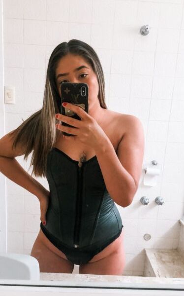 Olá queridos, sou uma morena completamente natural, a companhia perfeita para momentos de diversão e muito prazer. Tenho um local bastante discreto e atendo com a minha amiga.Horário de atendimento: 24 horasCachê a combinar.