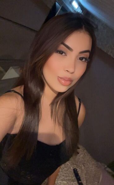 Olá, queridos. Sua namorada safada, discreta e pronta para te satisfazer. Acompanhante de luxo, atendo em hotéis e motéis com hora marcada. Venha ter momentos de prazer ao meu lado. Sou jovem e adoro sexo. Gosto de satisfazer meus clientes realizando todos os seus desejos. Sou carinhosa, apaixonada e muito apaixonante, tenho disposição para fazer você gozar muito. Adoro variar posições, fantasias, muita sacanagem, lambidas e chupadas. Meu atendimento é sem pressa, dentro do tempo combinado, nada mecânico. Estou sempre cheirosa e bem vestida, adequada para o momento, sempre de lingerie, salto alto e perfumada. Posso encontrá-lo em hotéis, motéis e residências na cidade. Entre em contato comigo pelo WhatsApp, garanto que ao meu lado você ficará satisfeito como nunca antes. Beijos.Horário de atendimento: Das 09:00 às 02:00 horasCachês: R$ 250,00 – 1 hora R$ 400,00 – 2 horas R$ 750,00 – 4 horas R$1000,00 – 6 horas.