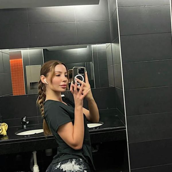   Suis une femme sérieuse et honnête j'escorte que avec des hommes courtois et en plus suis pas une malhonnête donc fait moi confiance et la compréhension chérie @Ariagagnon