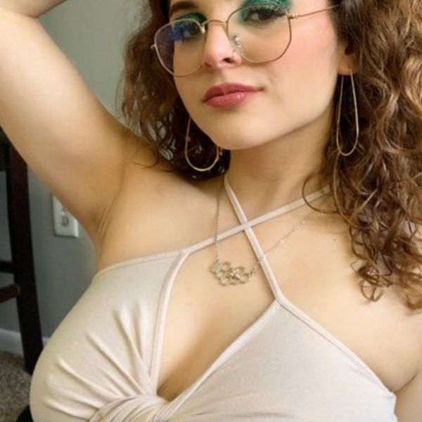   Hello my darlings, I guess if you are here only to find the greatest pleasure. I can tell you without a shadow of a doubt that I am the ideal girl to spend this kind of moment. I am Lindia professional escort girl. I have been in the field for a few years and I have a great experience because I have already had many appointments. I am available to make you spend the best moments that you will find difficult to forget. I am a very beautiful young woman and I have a very beautiful figure. I am available at any time whether to receive you or to move.