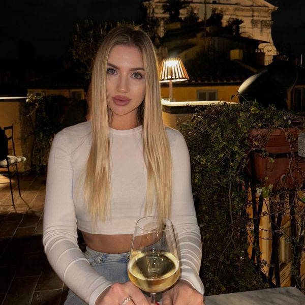   I'm a blonde girl Very sexy foto real send message send video confirmed see you soon