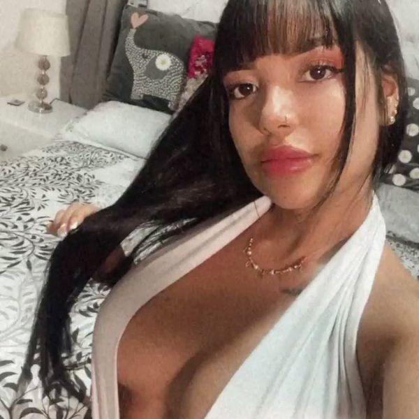   Hallo Mein Name ist Aurora, Ich bin ein sehr sexy brasilianisches Mädchen charmant und liebenswert wunderschöne heiße Kurtisane mit einem Traumkörper und einer schönen Brust ausgestattet. Ich bin sehr süß, aber auch sexy, gut erzogen und diskret, sehr hübsches Gesicht mit einem schönen Lächeln, ich bin sehr heiß ... Ich liebe es, intensive Momente zu erleben, die Ihnen den Atem rauben, Sie zum Lachen bringen und es wert sind, erinnert zu werden, ich habe es nicht eilig, ich respektiere die Zeit meiner Kunden. Sie werden eine unvergessliche Zeit in meiner Gesellschaft verbringen. Ich empfange Sie im Hotel und kann auch zu Ihnen reisen. Küsschen