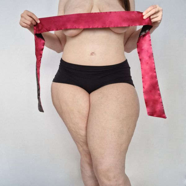   Independent BDSM & fetish escort, party and club companion, discreet home and hotel visits and overnights for the generous gentleman Curvy & kinky – to describe me in a few expressive words, these two describe it best: Curvy and kinky. Because I've often been complimented on my unusual silhouette, compared to a fertility goddess and admired my figure as "African". Let's explore our fantasies together and trigger a dopamine blast! My aim is to leave you satisfied after our time together - to have created moments that you will fondly remember afterwards. An interpersonal encounter should be just as relevant as our living out of physical pleasure, with all senses and in every conceivable way. I am rarely available for spontaneous sessions because I exercise a burgeouise profession and my mobility is limited to the availability of public transport.