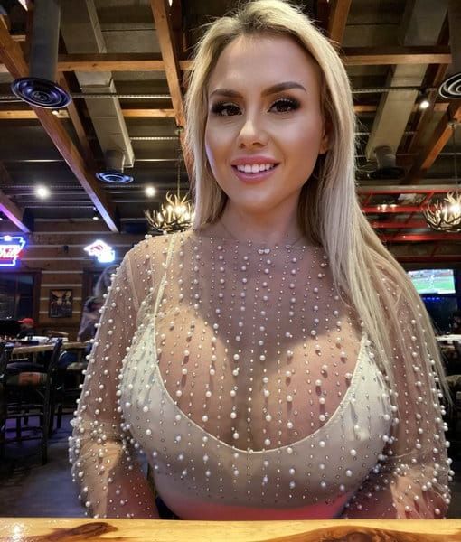   I am a respectful woman available for paid sex plans
