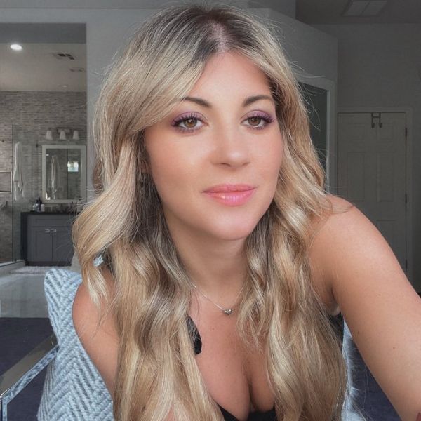   Hallo, mein Name ist Dayna, ich stehe für diskrete Begegnungen mit respektvollen, verantwortungsbewussten und reifen Männern ohne Kopfschmerzen zur Verfügung, ich empfange und bewege mich auch, also senden Sie eine Nachricht, wenn Sie eine unvergesslich gute Zeit haben möchten