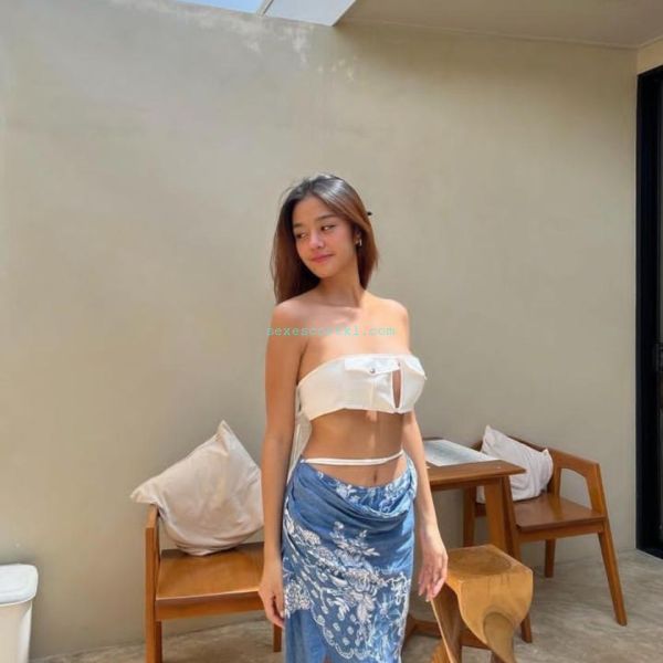   Nationality : malay Age : 23 Years Old Weight : 48 KG Height : 164 CM Bust Size : c languge : English , malay Introducing Our New Star: Arianna! Meet Arianna, the shining newcomer in our escort lineup. With her youthful charm and exceptional service, she has quickly become a favorite among our clients. Arianna exudes elegance and allure, making her an irresistible choice. Her genuine sensuality and unwavering dedication to satisfying her clients set her apart. Discover the excellence of Arianna and experience a truly unforgettable encounter.