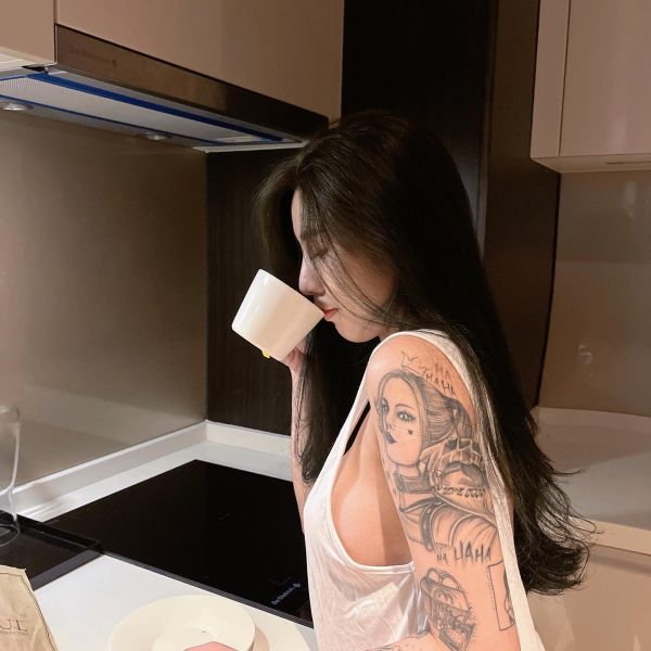   Bonsoir , jeune femme charmante disponible pour vous donner de la satisfaction. Je reçois et je me déplace. WhatsApp Merci