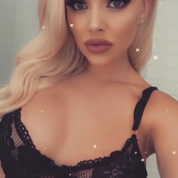   +33757822558 Laurie belle jeune fille de bonne moralité, sociable , bien éduquer libre pour de nouvelle rencontre sans prise de tête n'hésitez pas à me contacter